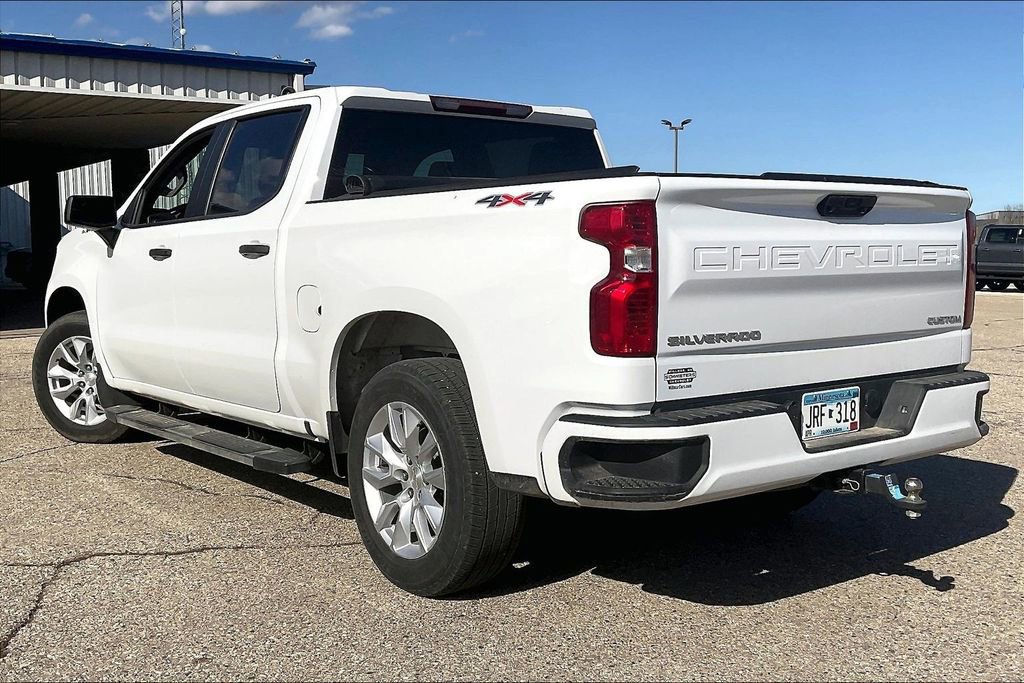 Used 2023 Chevrolet Silverado 1500 Custom image 2