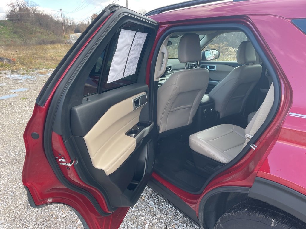 Certified 2022 Ford Explorer XLT w/ Equipment Group 202A image 11