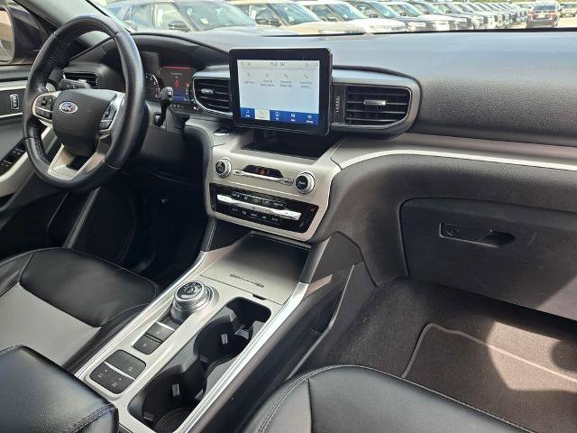 Certified 2022 Ford Explorer XLT w/ Equipment Group 202A RWD image 7