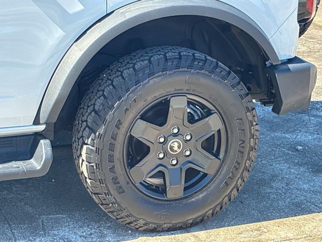 Certified 2025 Ford Bronco Outer Banks w/ Black Appearance Package AWD/4WD image 12