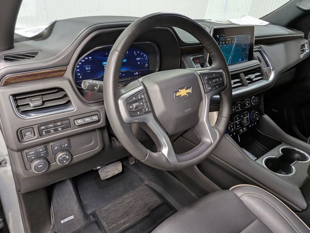 Used 2024 Chevrolet Suburban Premier AWD/4WD image 10