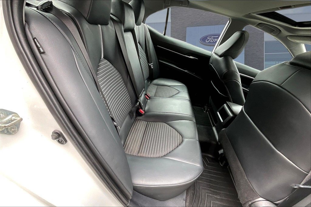 Used 2020 Toyota Camry SE FWD image 25