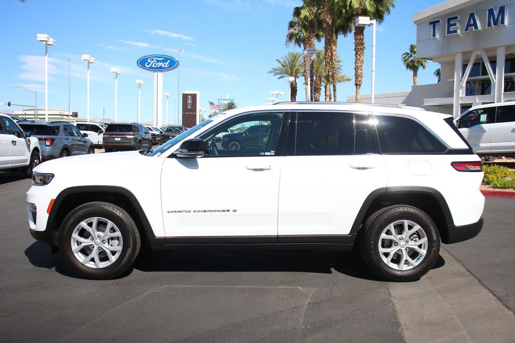 Used 2023 Jeep Grand Cherokee Limited AWD/4WD image 4