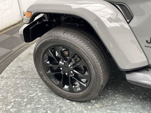 Used 2023 Jeep Wrangler Unlimited Sahara AWD/4WD image 31