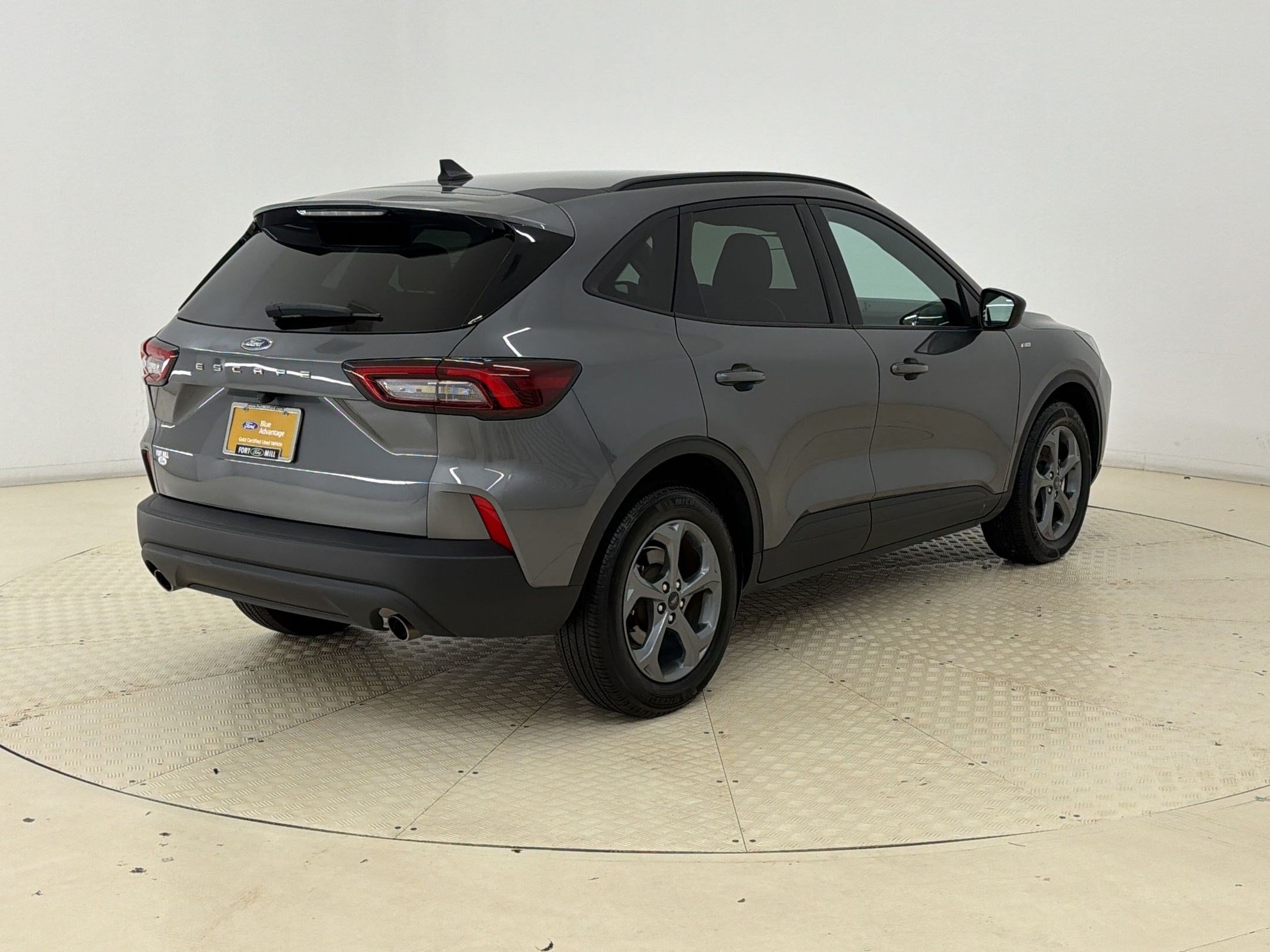Certified 2025 Ford Escape ST-Line FWD image 9