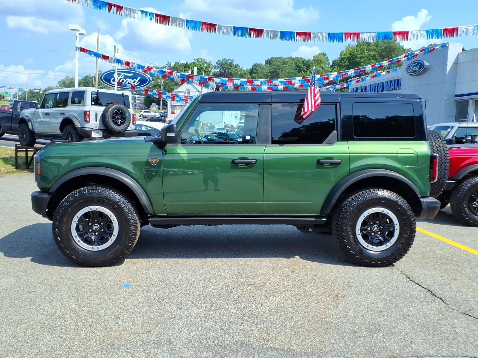 Certified 2025 Ford Bronco Badlands AWD/4WD image 5