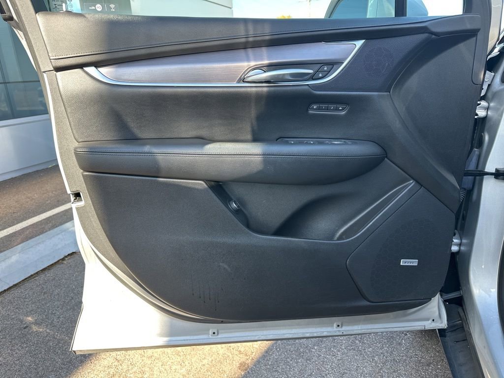 Used 2017 Cadillac XT5 Premium Luxury w/ LPO, Wheel Lock Package image 17