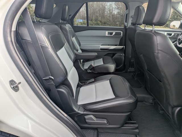 Certified 2022 Ford Explorer XLT w/ Equipment Group 202A image 33