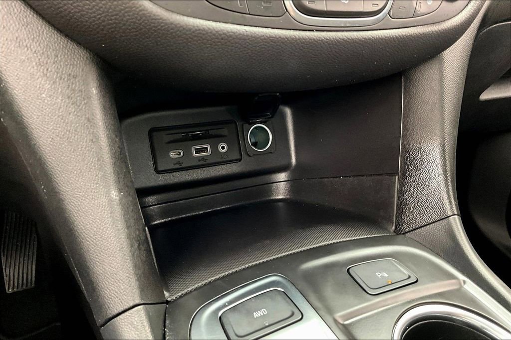 Used 2024 Chevrolet Equinox LT image 32