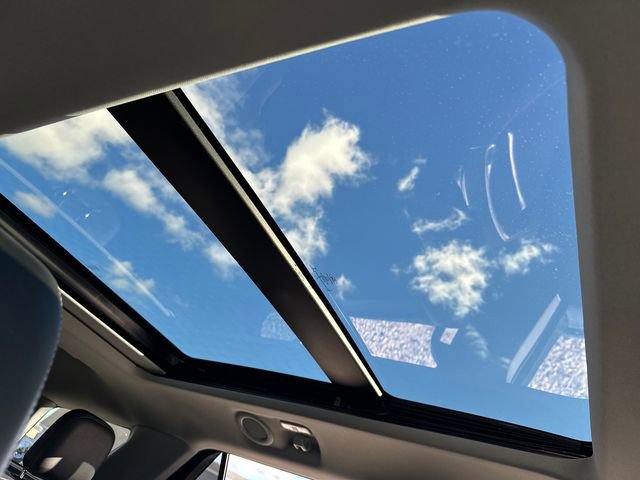 Certified 2022 Ford Explorer XLT w/ Equipment Group 202A image 20