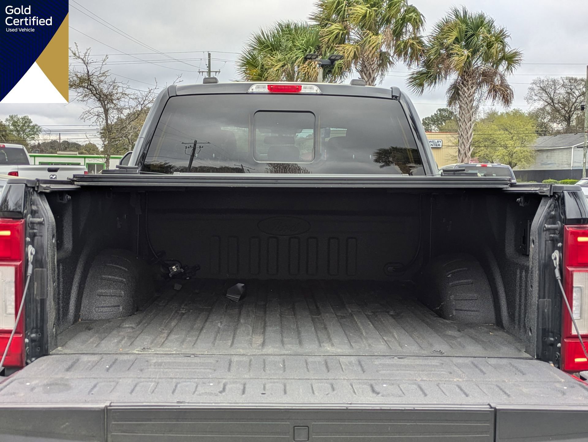 Certified 2022 Ford F250 Lariat w/ Black Appearance Package image 17