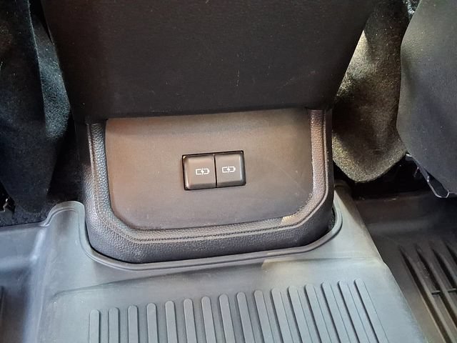 Used 2022 Toyota Highlander XLE AWD/4WD image 12