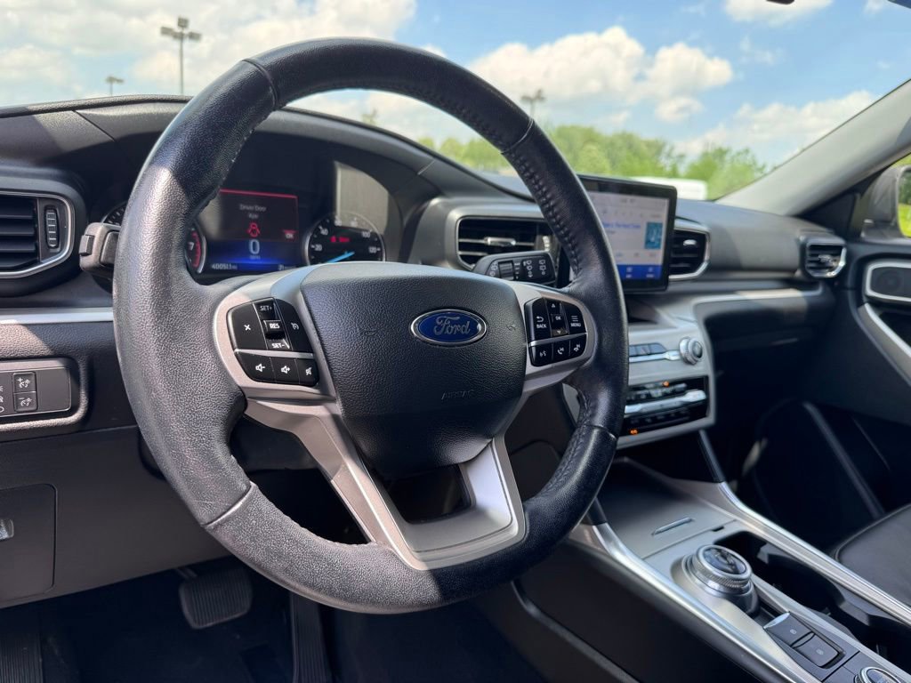 Certified 2022 Ford Explorer XLT w/ Equipment Group 202A AWD/4WD image 29