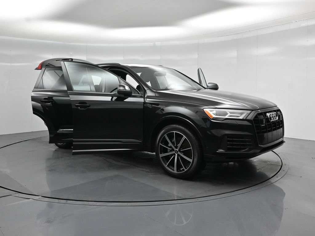 Used 2022 Audi Q7 3.0T Premium Plus w/ Premium Plus Package AWD/4WD image 36