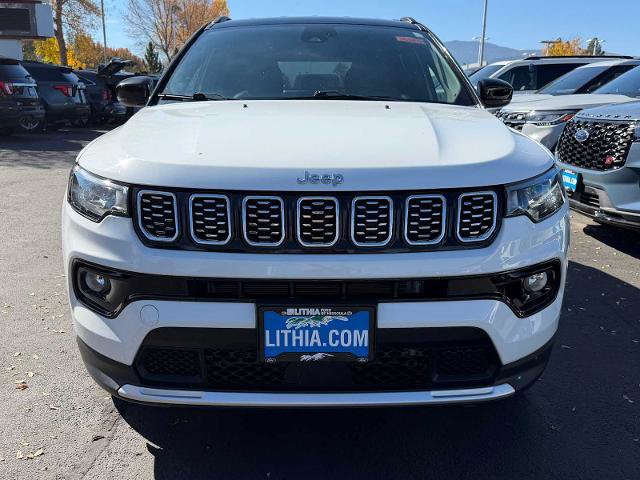 Used 2025 Jeep Compass Limited AWD/4WD image 2