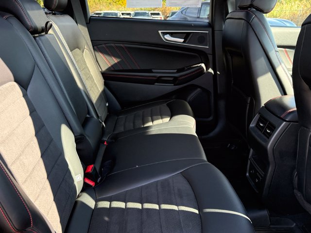 Certified 2024 Ford Edge ST-Line AWD/4WD image 21