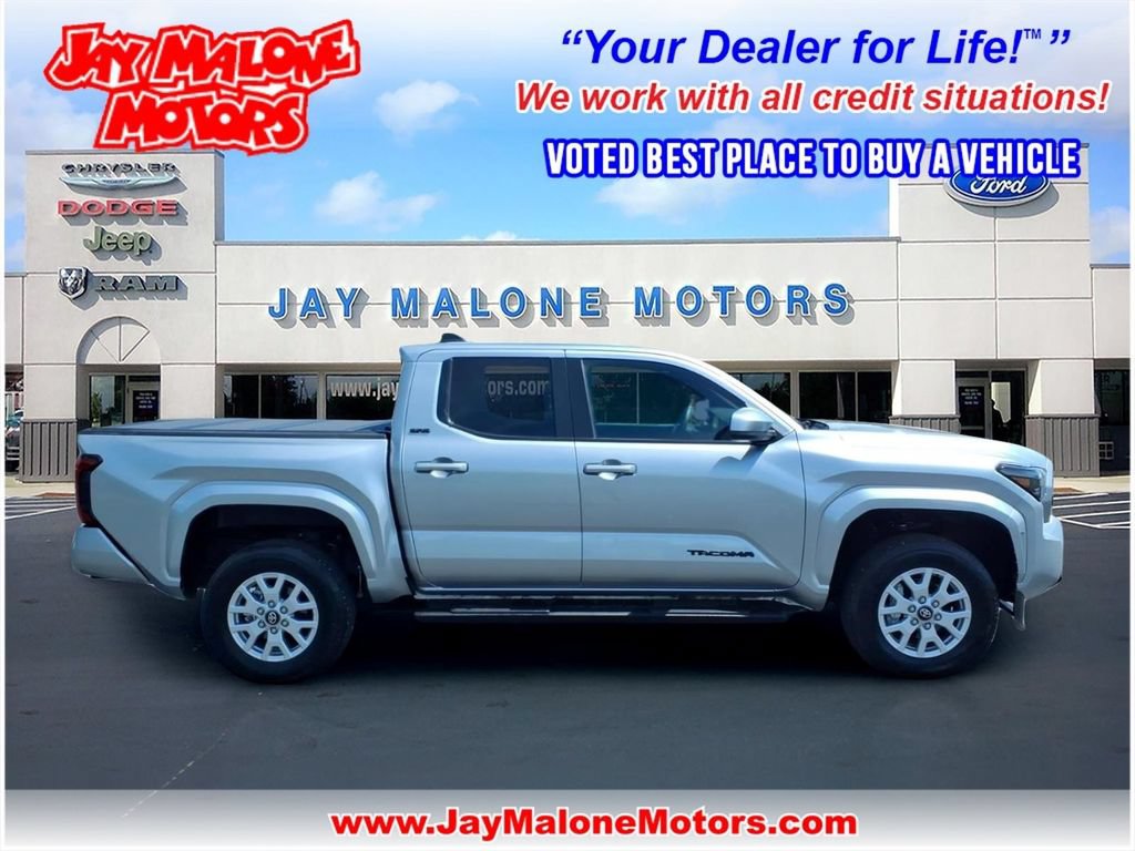 Used 2025 Toyota Tacoma SR5 AWD/4WD image 1
