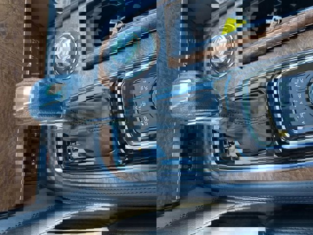 Used 2024 Nissan Armada SL image 16