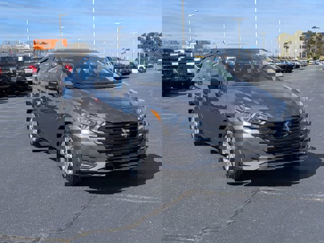 Used 2024 Nissan Versa S w/ Trunk Package image 7