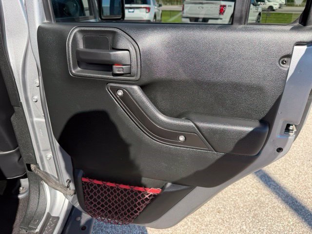 Used 2017 Jeep Wrangler Unlimited Rubicon AWD/4WD image 32