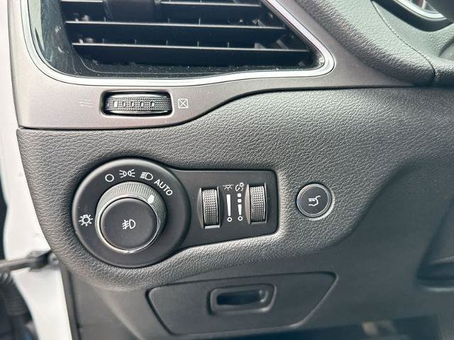 Used 2019 Jeep Cherokee Limited AWD/4WD image 15