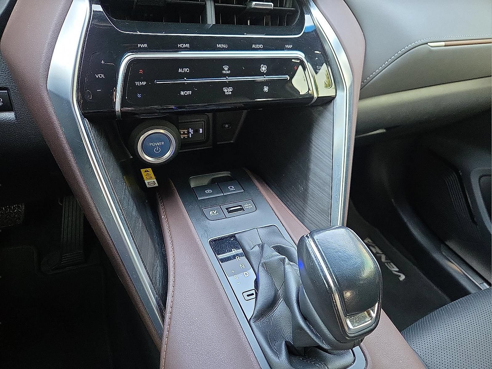 Used 2021 Toyota Venza Limited AWD/4WD image 19