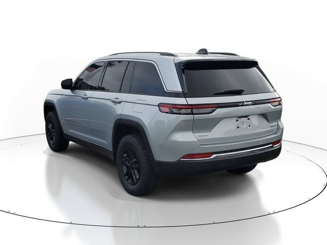 Used 2022 Jeep Grand Cherokee Laredo w/ Luxury Tech Group I AWD/4WD image 4
