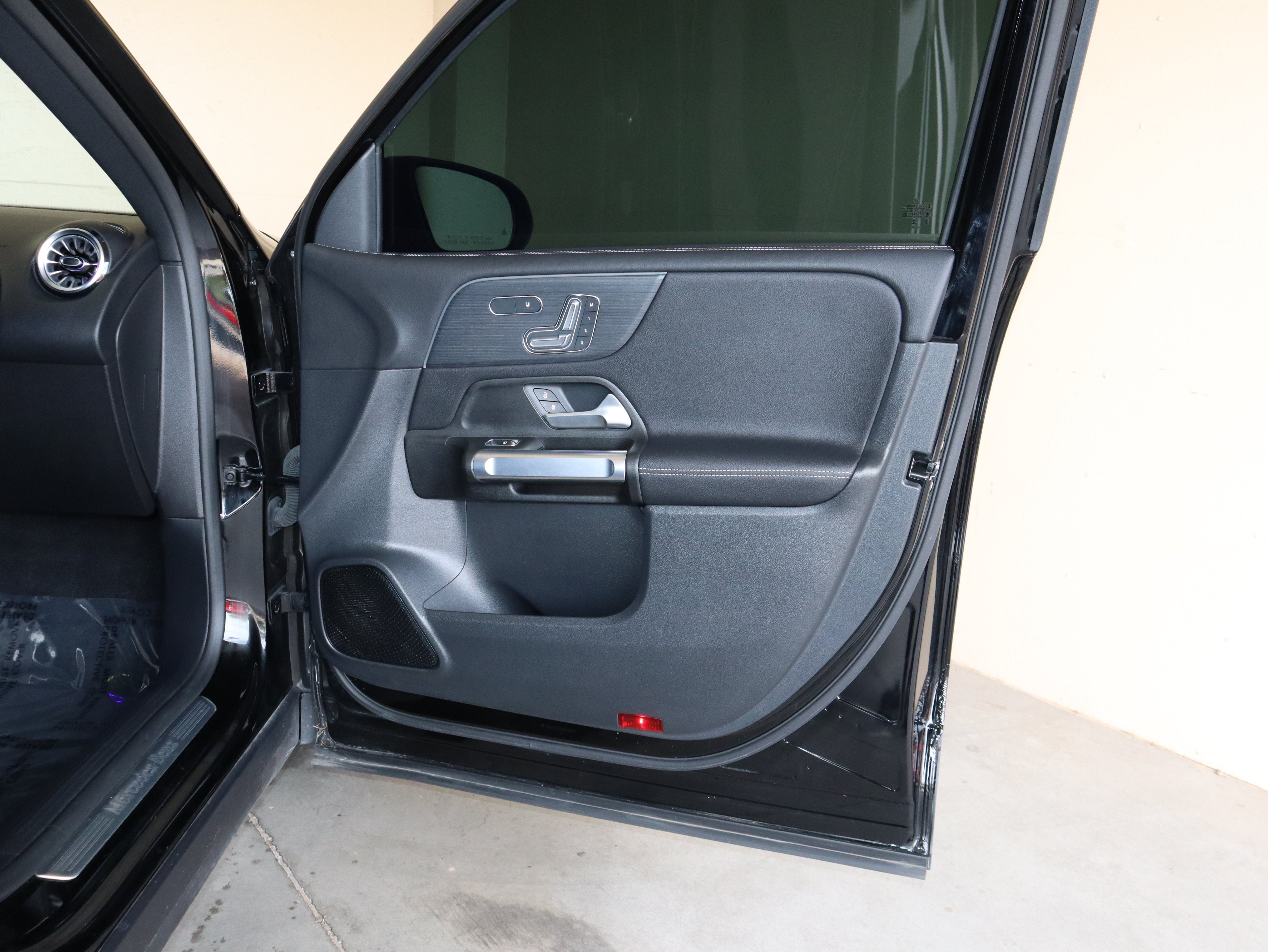 Used 2026 Mercedes-Benz GLB 250 image 41