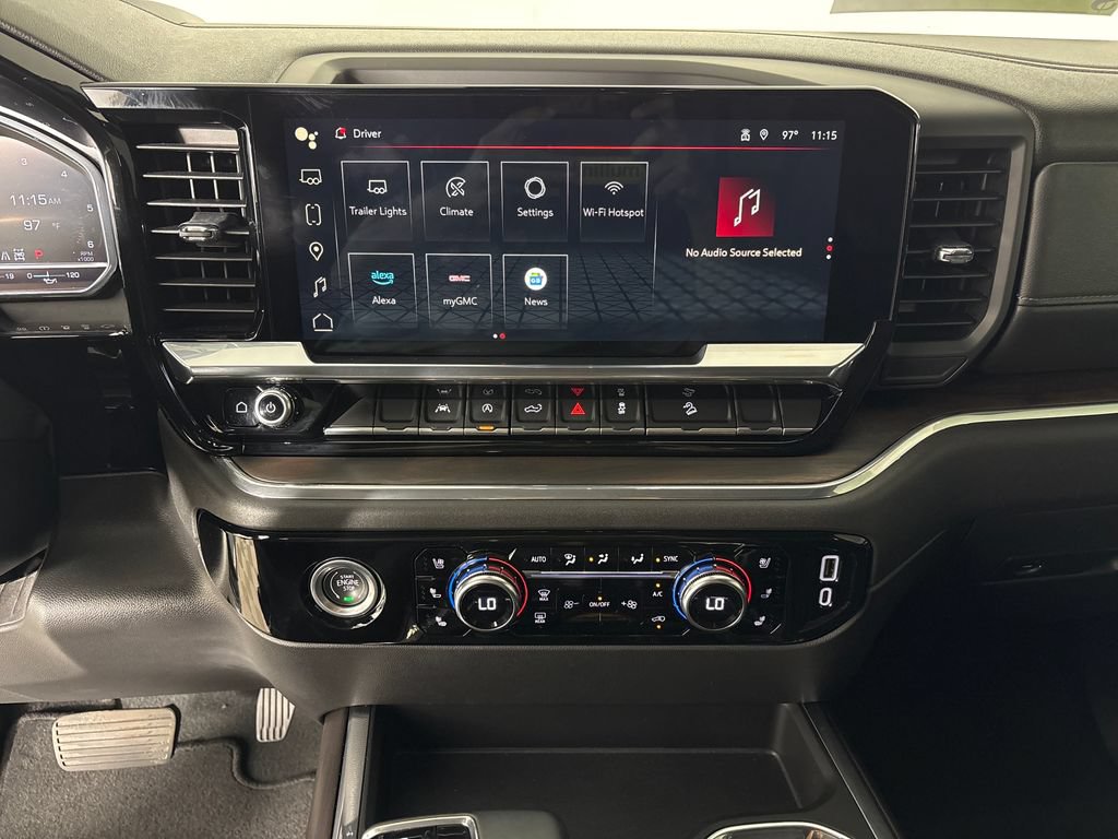 Used 2023 GMC Sierra 1500 SLT AWD/4WD image 29