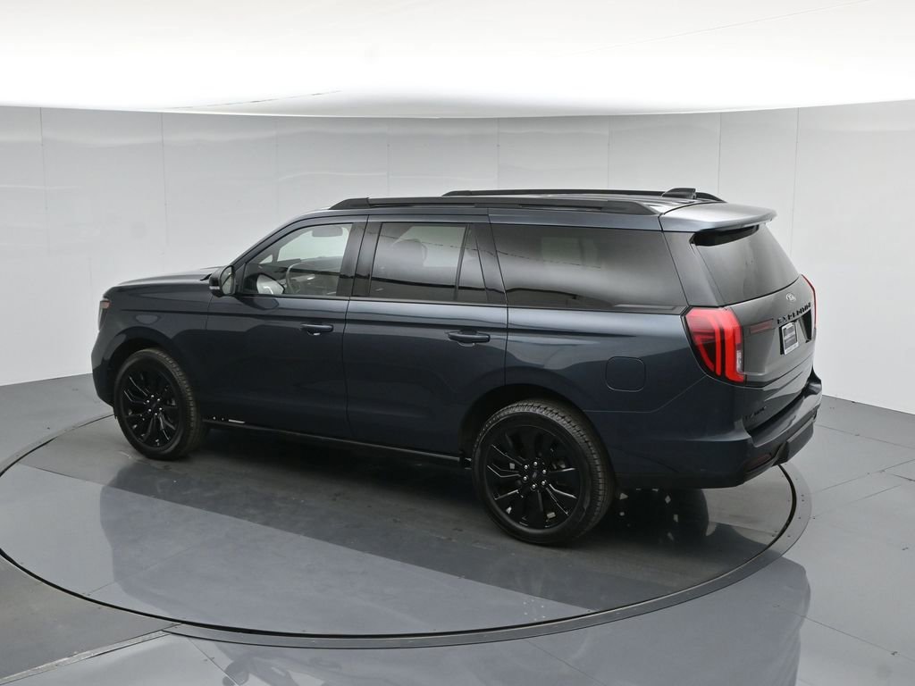 Certified 2025 Ford Expedition Platinum w/ Stealth Appearance Package image 18