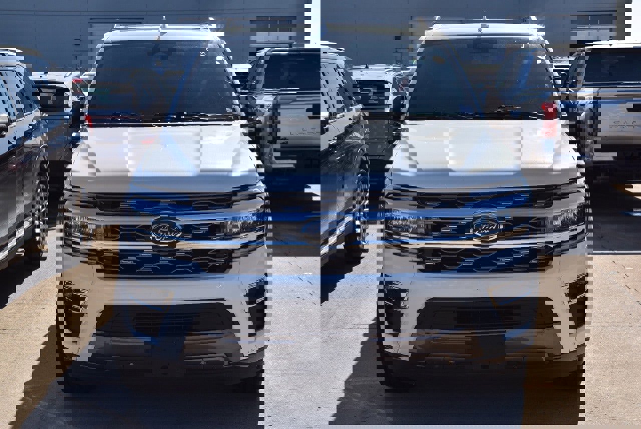 Certified 2024 Ford Expedition King Ranch image 3