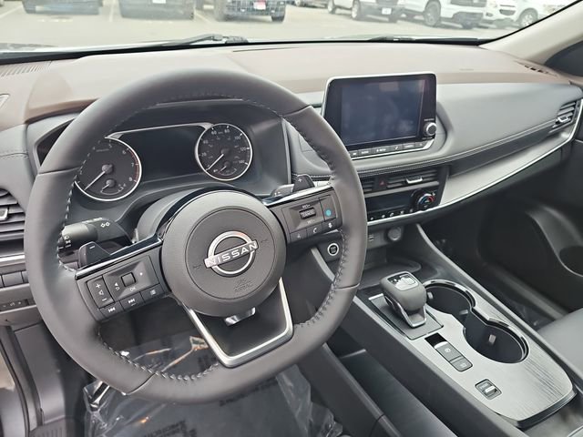 Used 2023 Nissan Rogue SV w/ SV Premium B Package FWD image 16