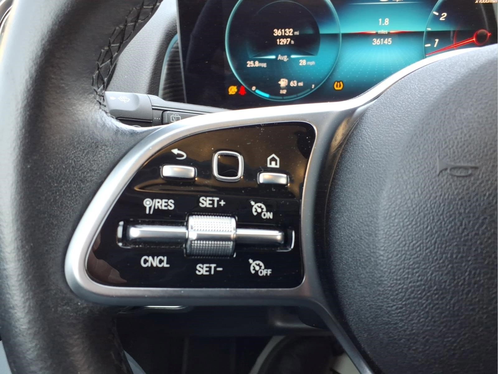 Used 2022 Mercedes-Benz GLB 250 4MATIC image 23