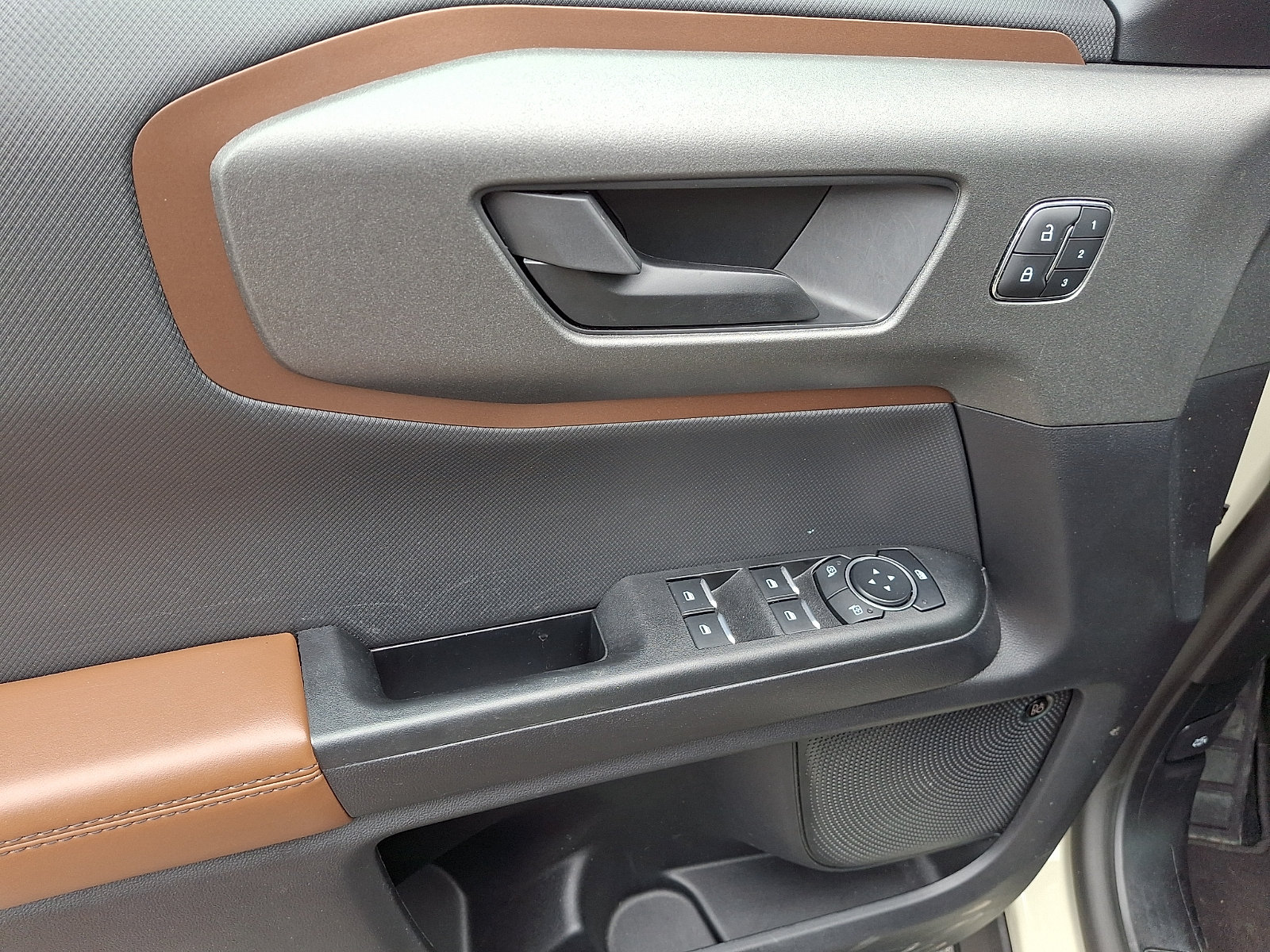 Certified 2025 Ford Bronco Sport Outer Banks w/ Outer Banks Tech Package+ AWD/4WD image 13