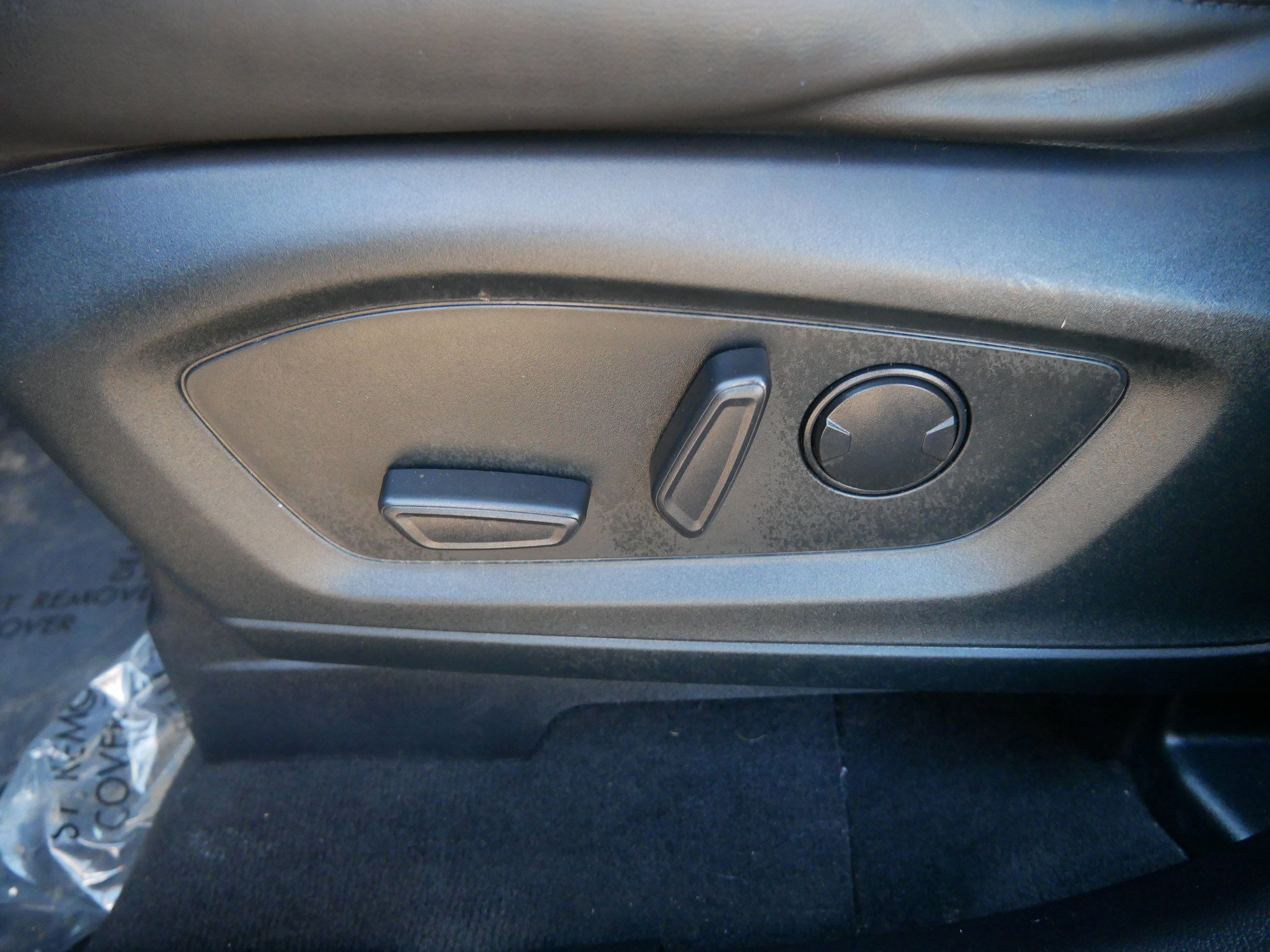 Certified 2022 Ford Explorer XLT w/ Equipment Group 202A image 19