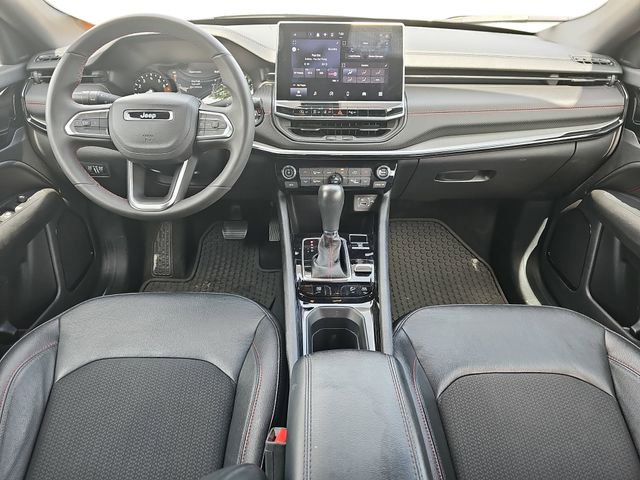 Used 2025 Jeep Compass Trailhawk AWD/4WD image 10