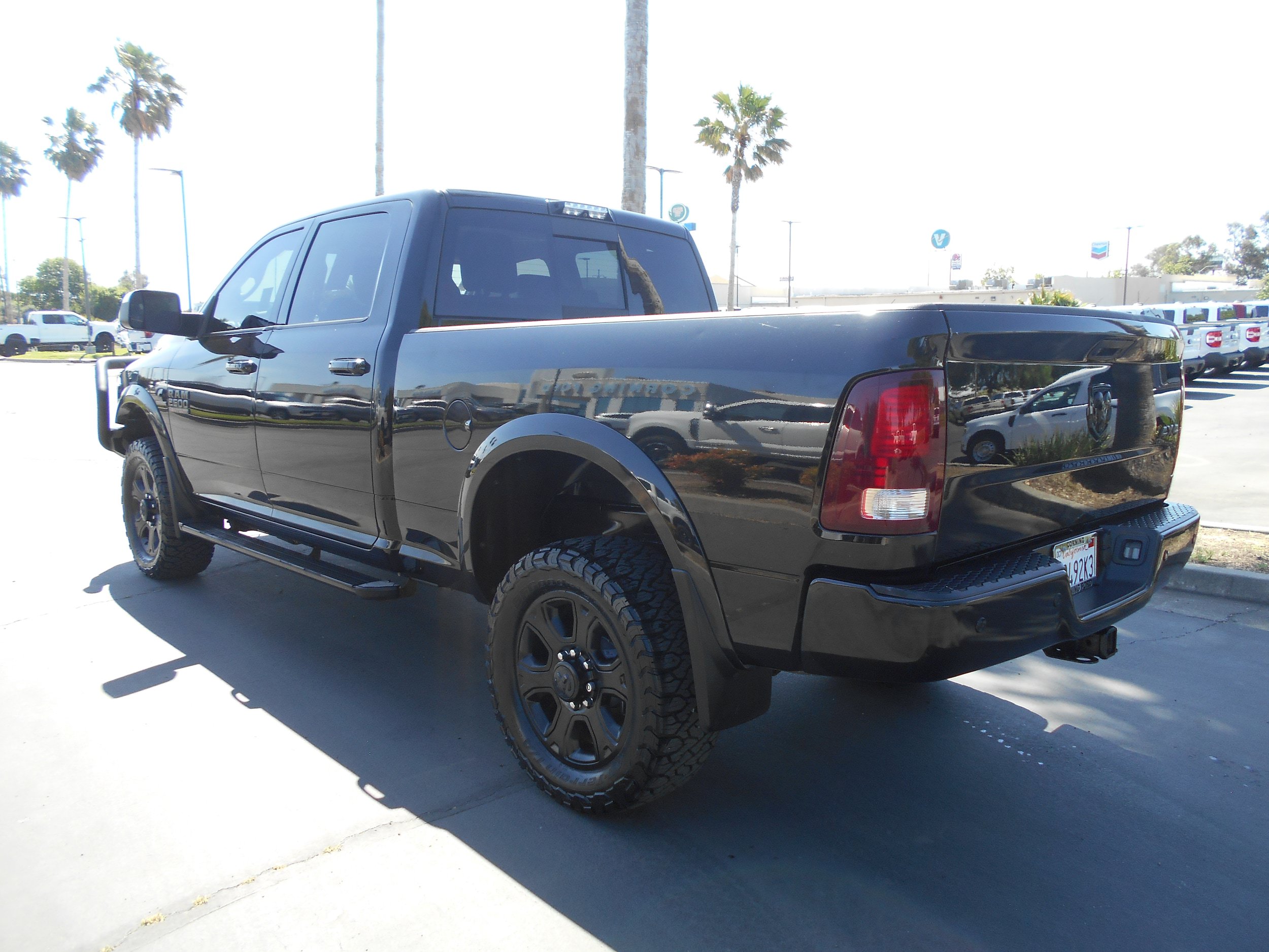 Used 2018 RAM 2500 Laramie w/ Sport Appearance Group AWD/4WD image 3