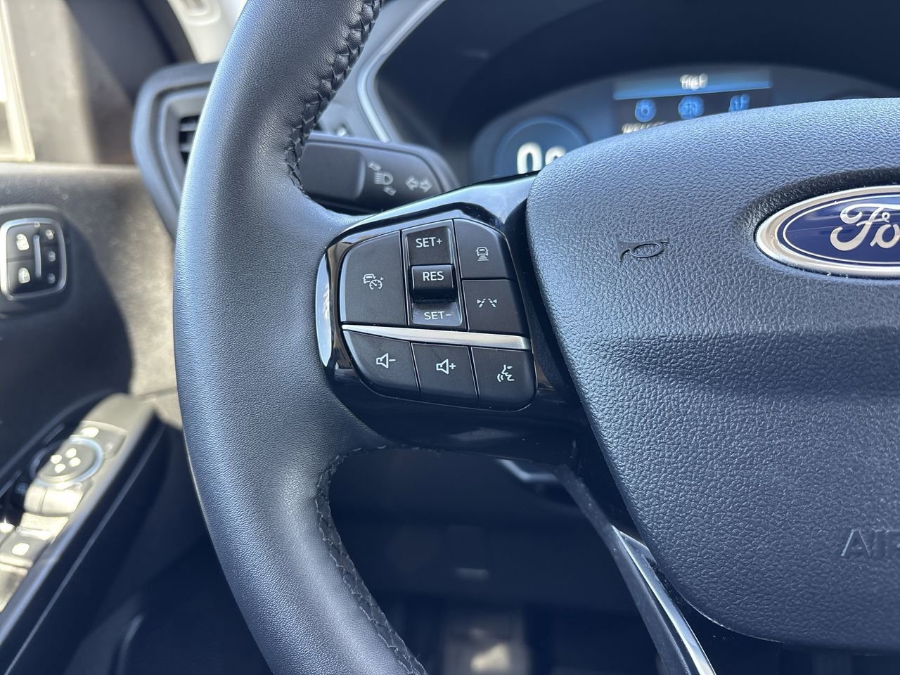 Certified 2023 Ford Escape Active w/ Tech Pack #2 image 33