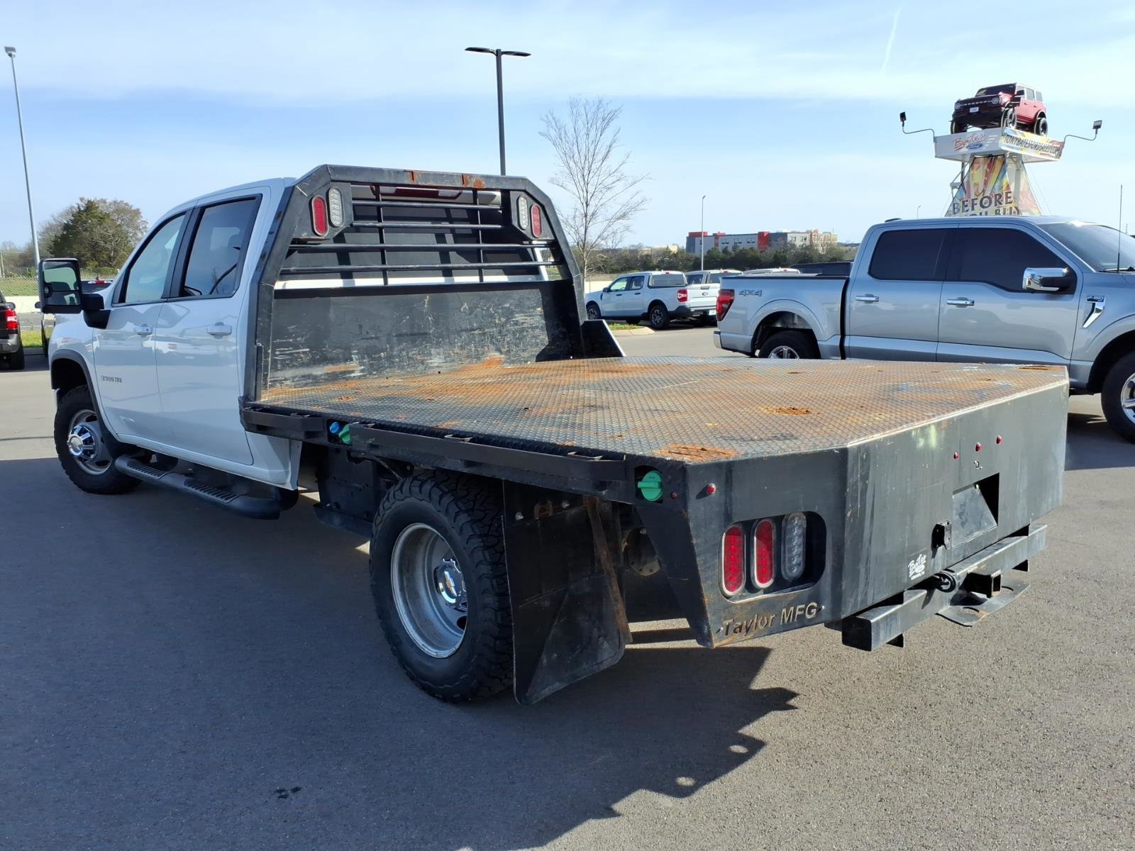 Used 2024 Chevrolet Silverado 3500 LT w/ Convenience Package image 3