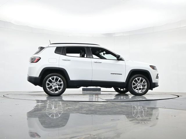 Used 2023 Jeep Compass Latitude AWD/4WD image 31