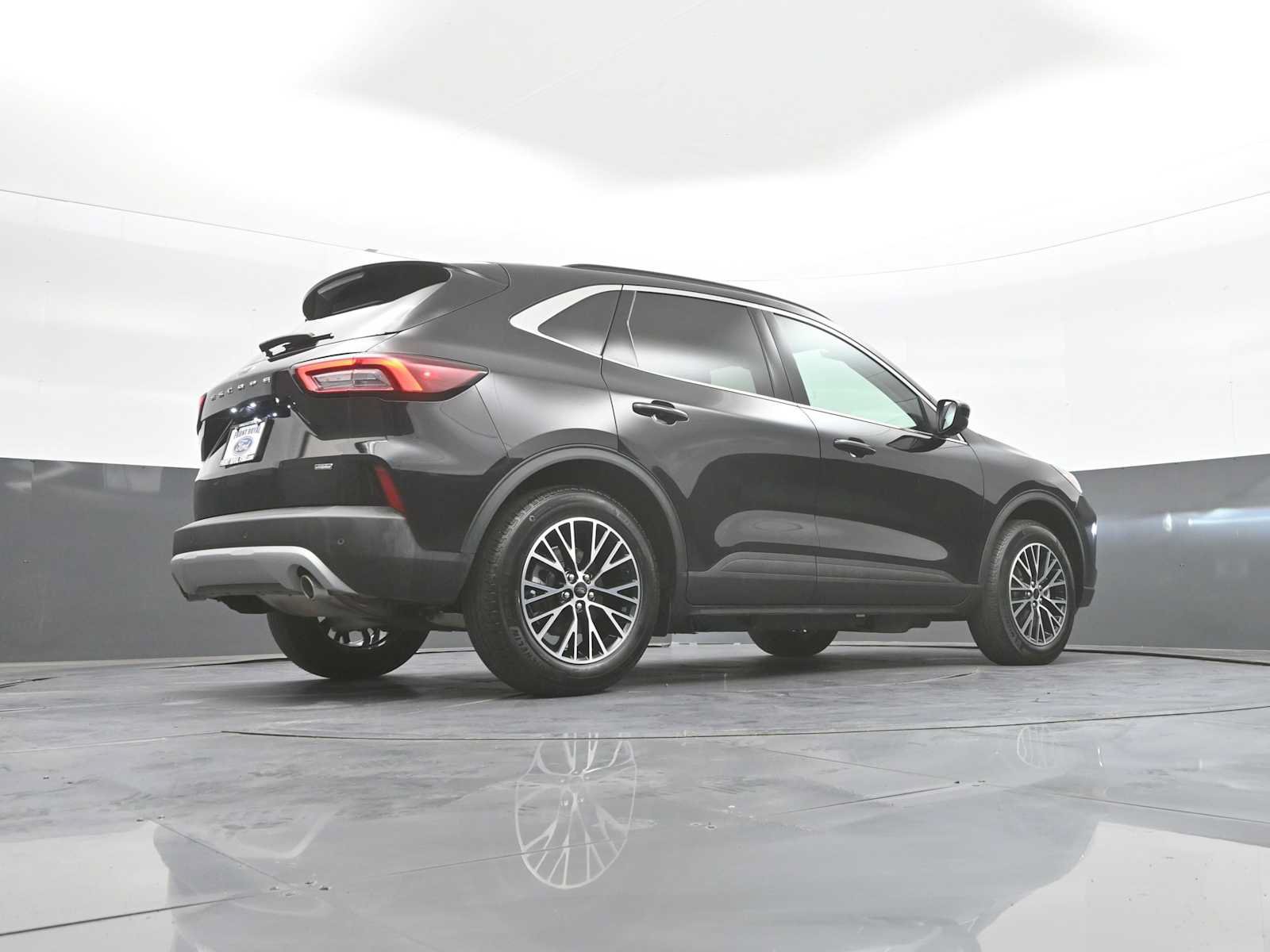 Certified 2026 Ford Escape SE w/ PHEV Premium Package FWD image 41