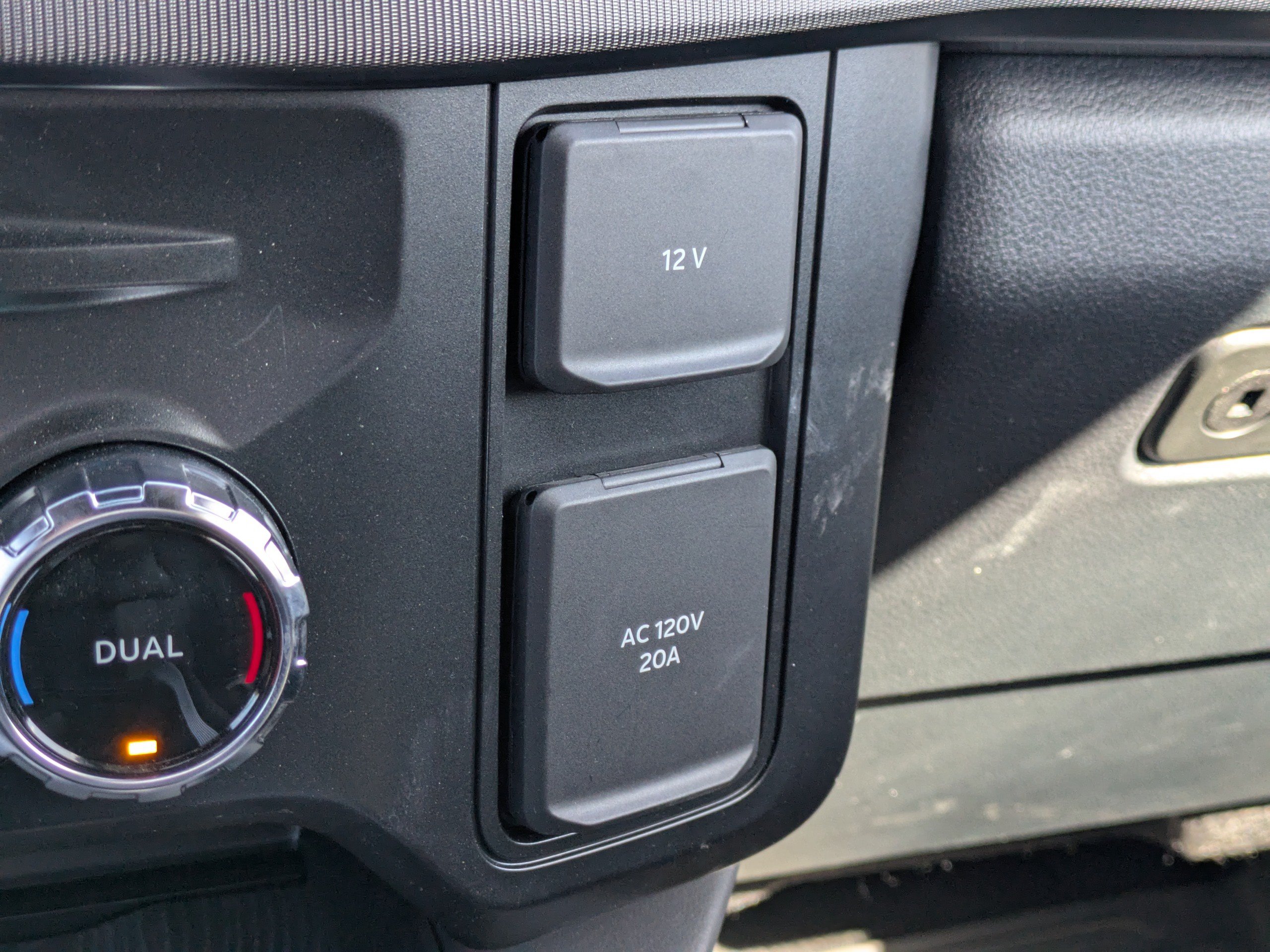Certified 2025 Ford F250 Platinum AWD/4WD image 31