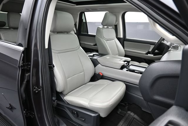 Certified 2025 Ford Expedition Active AWD/4WD image 35