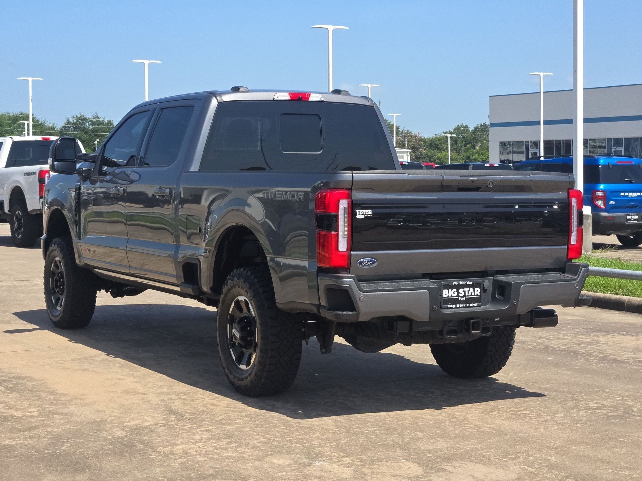 Certified 2026 Ford F250 Platinum w/ Tremor Off-Road Package AWD/4WD image 7