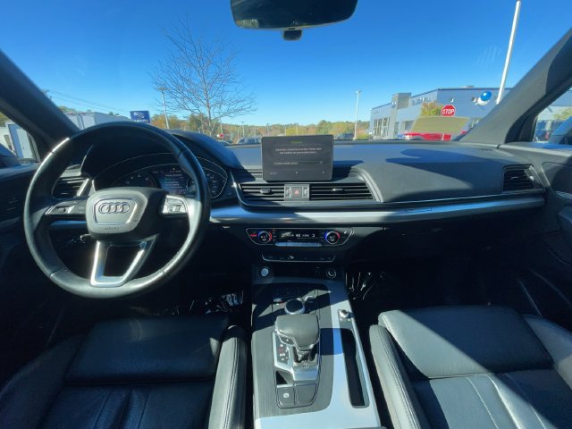 Used 2020 Audi Q5 2.0T Premium w/ Titanium Sport Package AWD/4WD image 16
