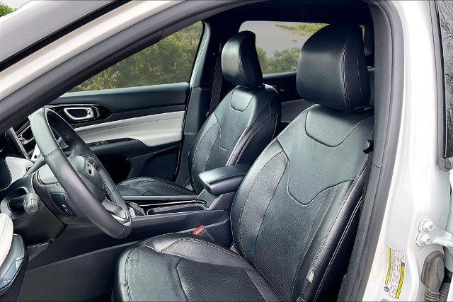 Used 2023 Jeep Compass Limited image 24