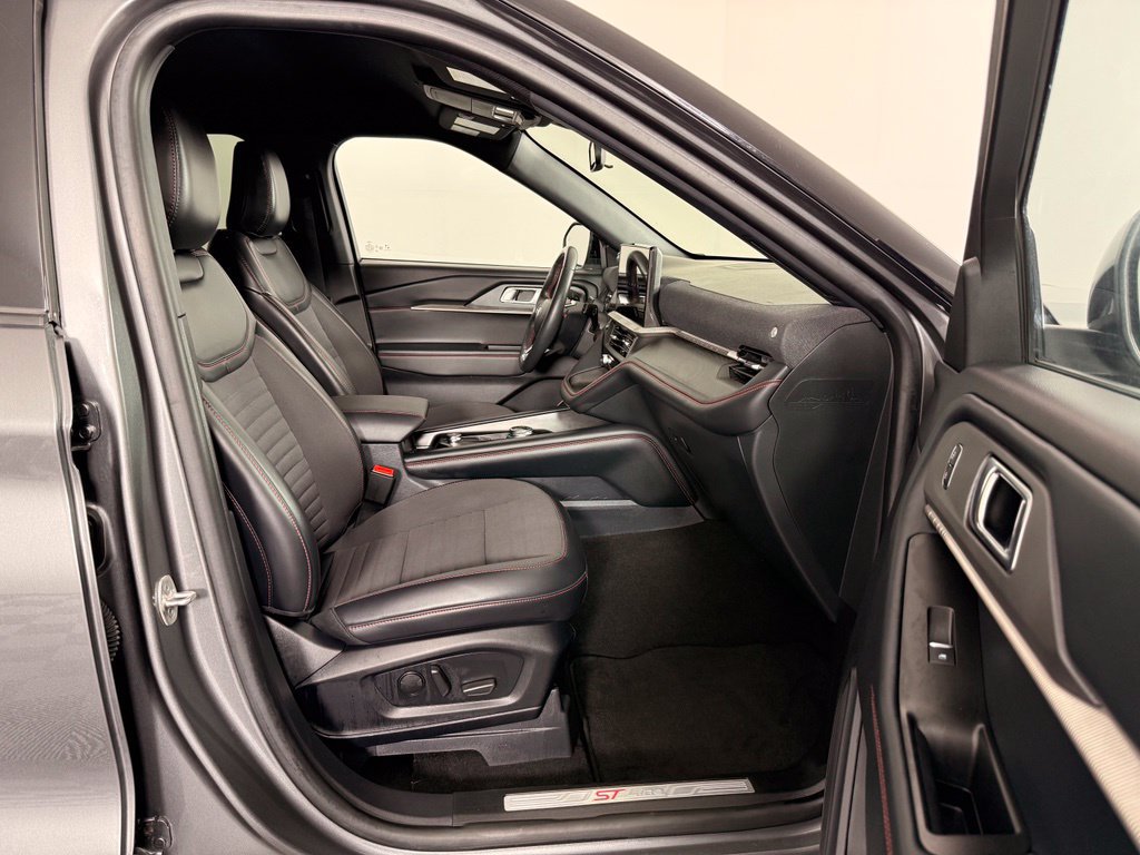 Certified 2025 Ford Explorer ST-Line w/ ST-Line Street Pack AWD/4WD image 20