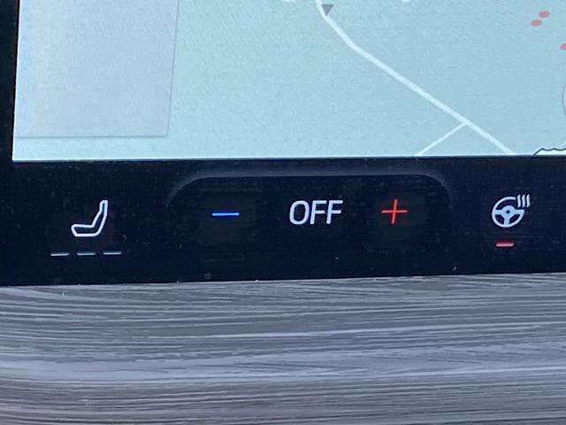 Certified 2025 Ford Escape Platinum w/ Premium Technology Package image 17