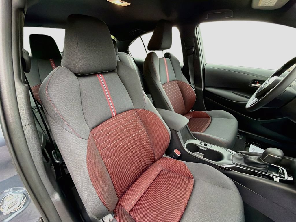 Used 2026 Toyota Corolla SE w/ SE Package FWD image 28