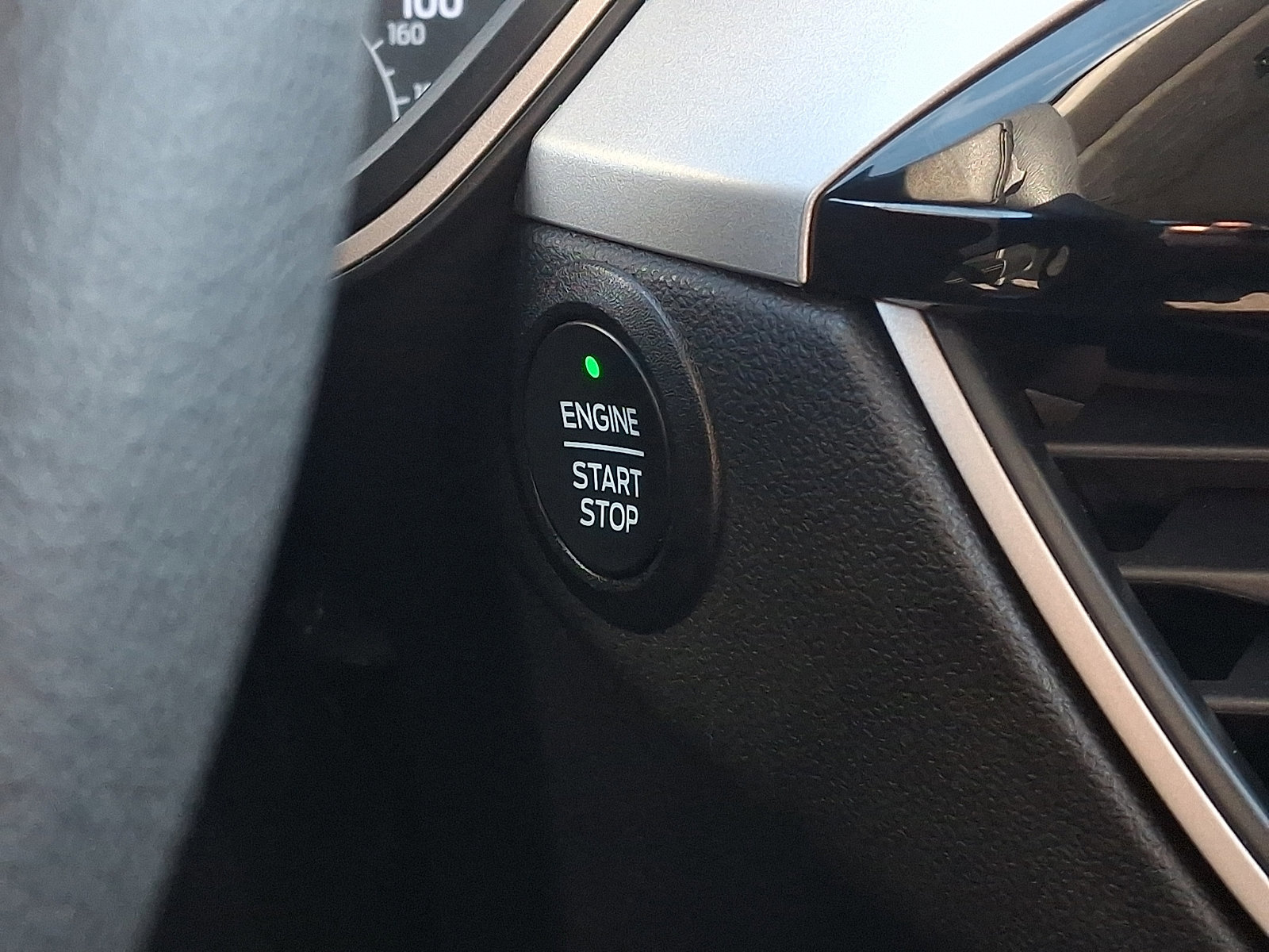 Certified 2022 Ford Escape SE image 30